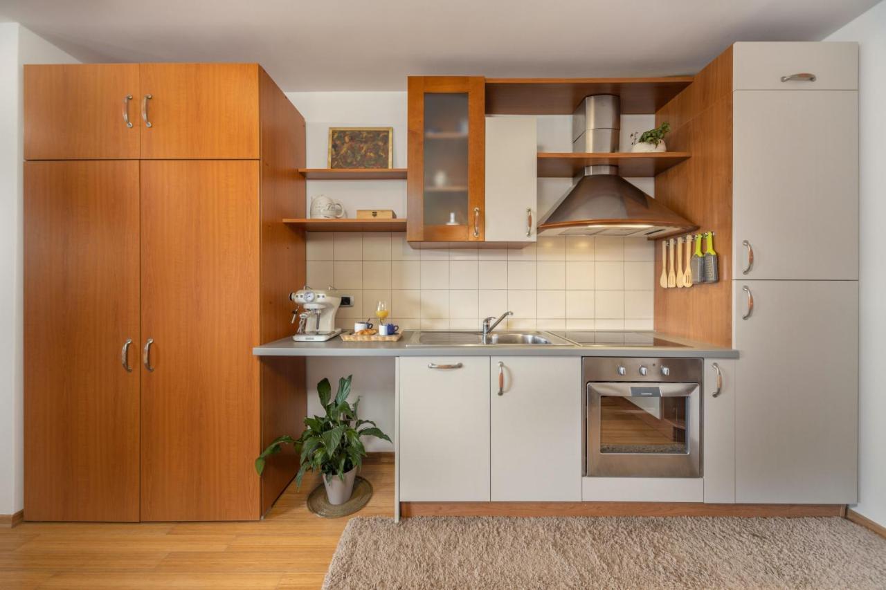 Terra Magica Deluxe Apartment Or Room With Private Parking, Terrace And Sea View Rijeka Exterior foto