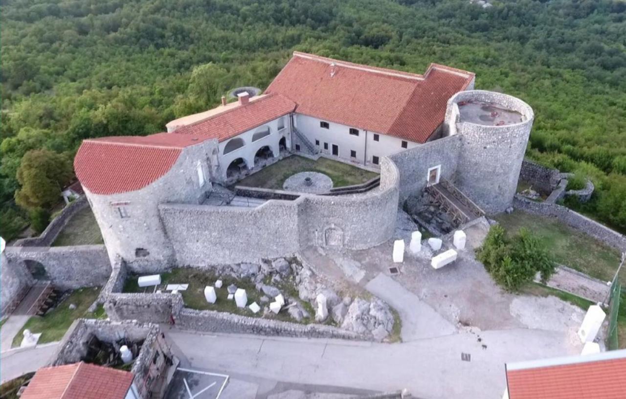 Terra Magica Deluxe Apartment Or Room With Private Parking, Terrace And Sea View Rijeka Exterior foto
