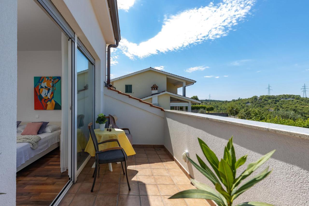 Terra Magica Deluxe Apartment Or Room With Private Parking, Terrace And Sea View Rijeka Exterior foto