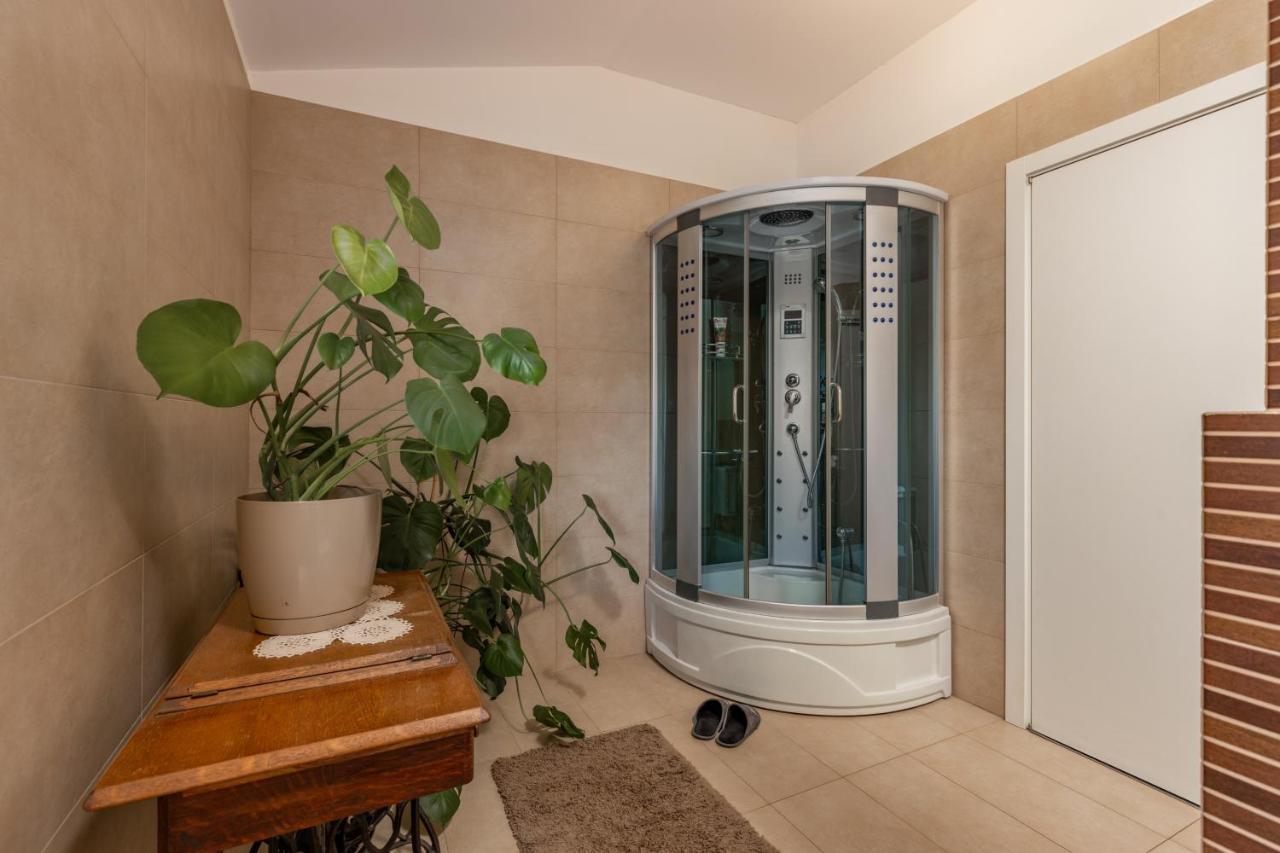 Terra Magica Deluxe Apartment Or Room With Private Parking, Terrace And Sea View Rijeka Exterior foto
